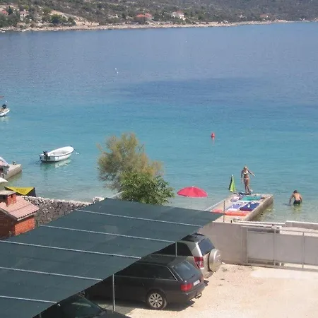 In With Seaview, Balcony, Air Condition, Wifi Sevid