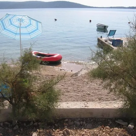 Apartman In With Seaview, Balcony, Air Condition, Wifi Sevid