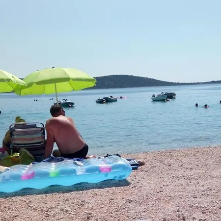 In With Seaview, Balcony, Air Condition, Wifi Apartman *