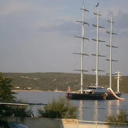 Apartman In With Seaview, Balcony, Air Condition, Wifi *