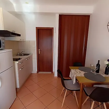 In With Seaview, Balcony, Air Condition, Wifi * Sevid