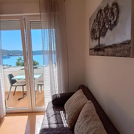 In With Seaview, Balcony, Air Condition, Wifi Apartament *